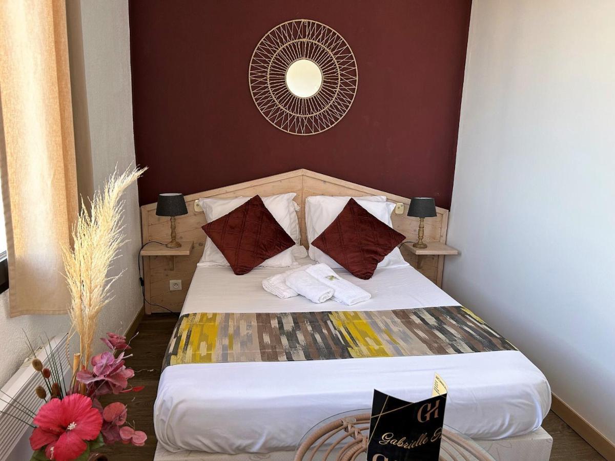 Gabrielle Hotel Aiguines Habitación foto
