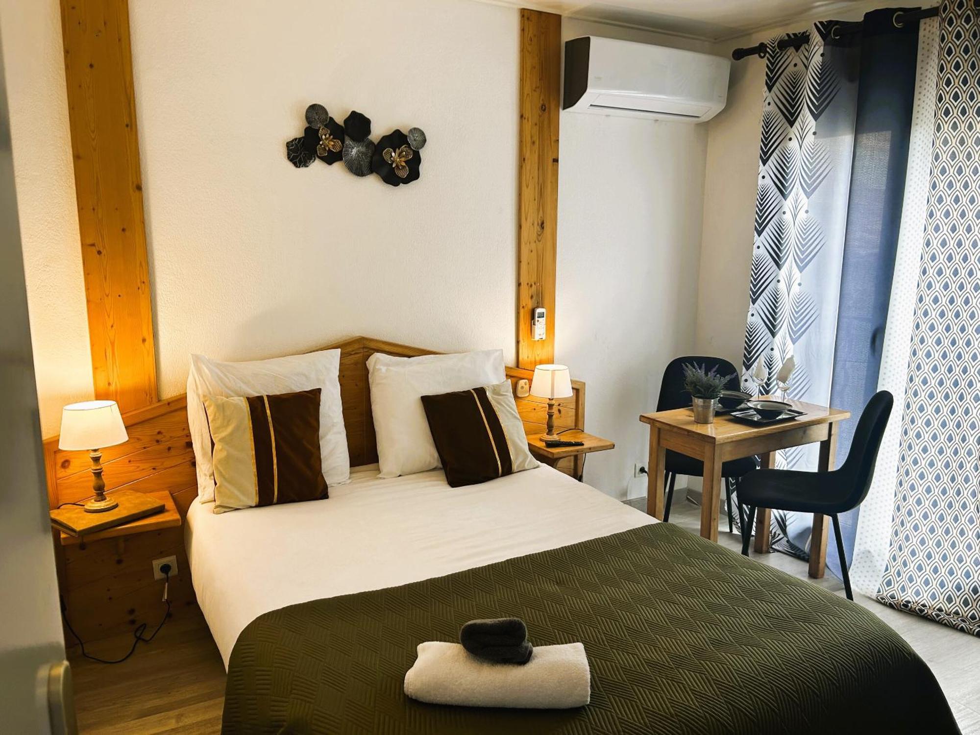 Gabrielle Hotel Aiguines Habitación foto