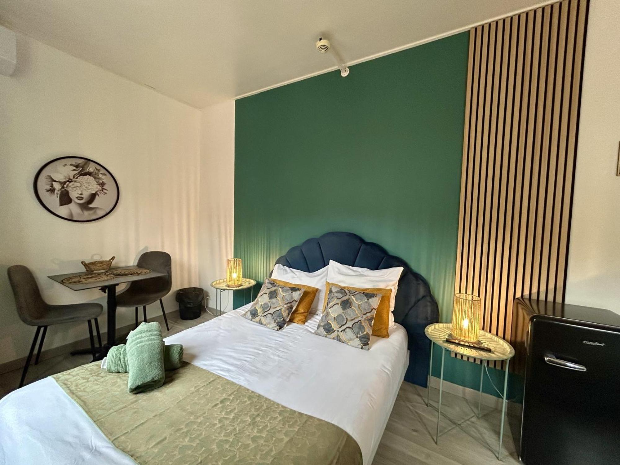 Gabrielle Hotel Aiguines Habitación foto